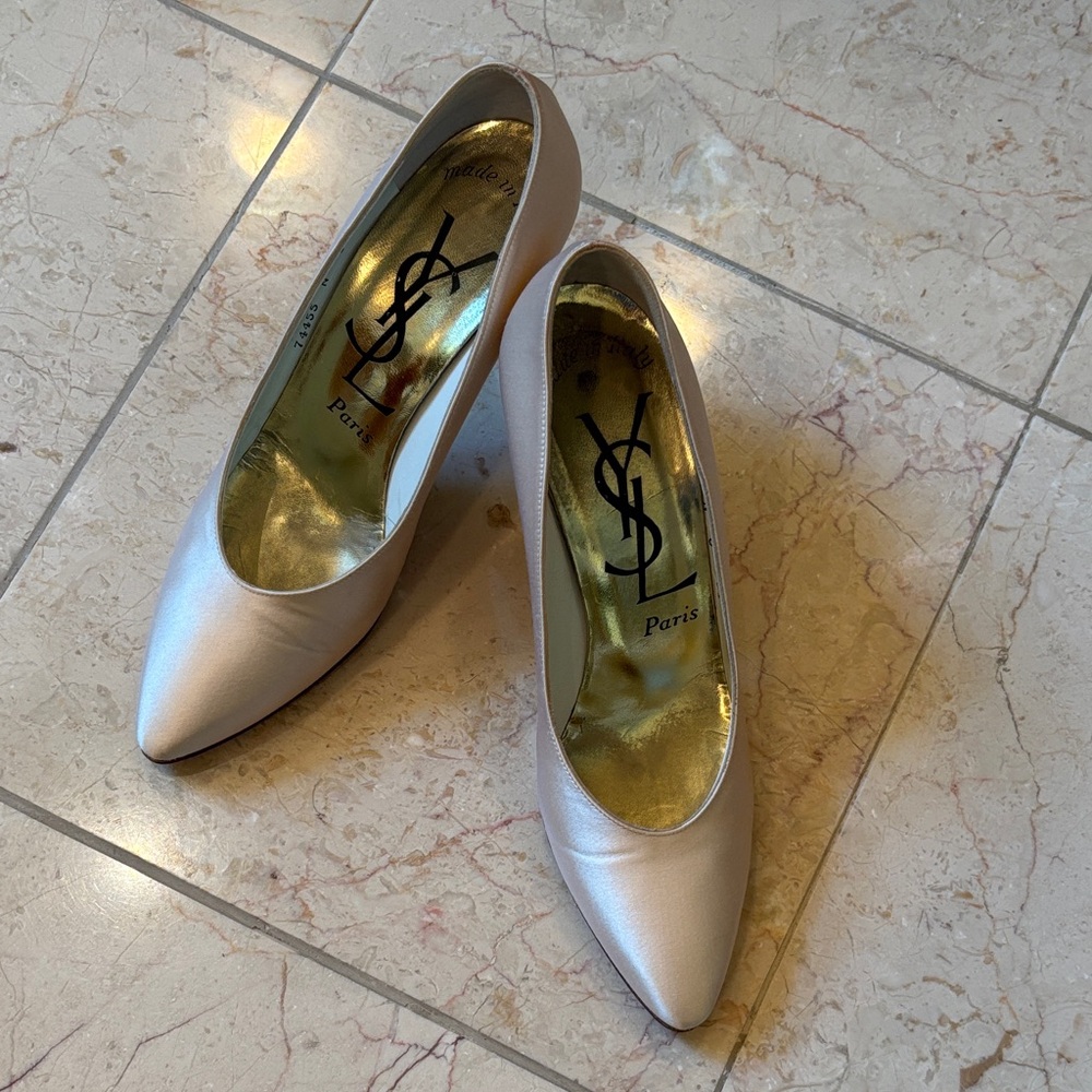Vintage Yves Saint Laurent Women's Ivory /Cream Silk Fabric Heels Size 8N